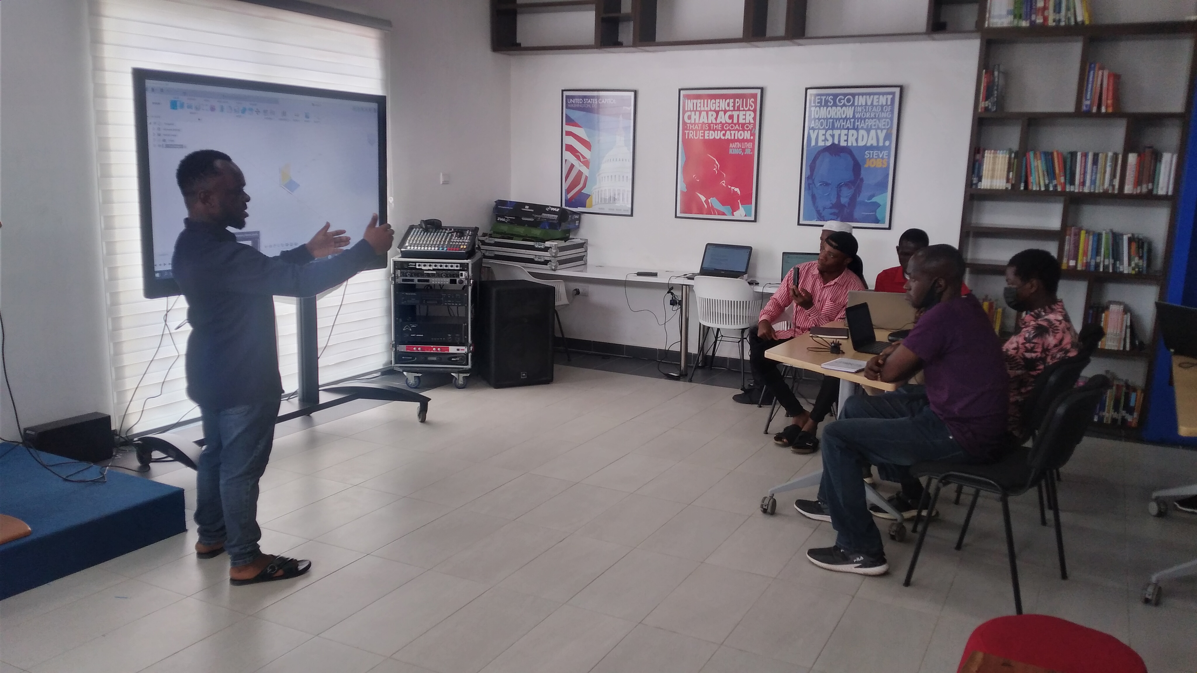Advanced Digital Manufacturing Courses: What Every Lagosian Innovator Should Know
